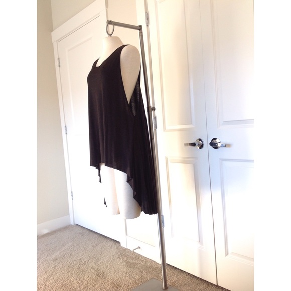 Asymmetric laser cut long top - Picture 3 of 8